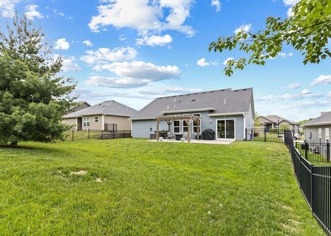 Building Photo - 3 bd, 2 ba house in S Columbia, just off Rt K, fenced, w/d, new shape