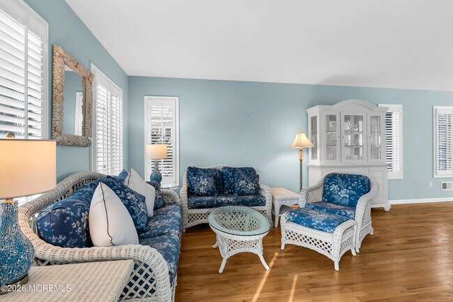 Building Photo - 79 Riverdale Ave