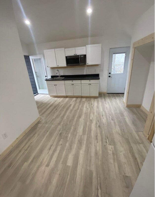 Building Photo - 69 Donelson St