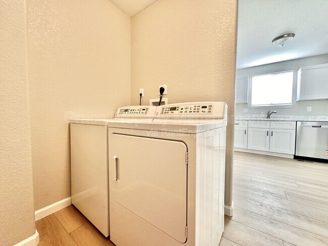 Building Photo - 3451 W 65th Ave