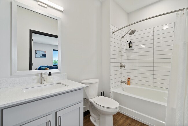 Building Photo - 423 E Michigan St