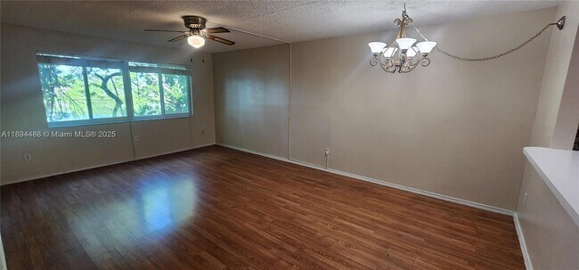 Building Photo - 14850 Naranja Lakes Blvd