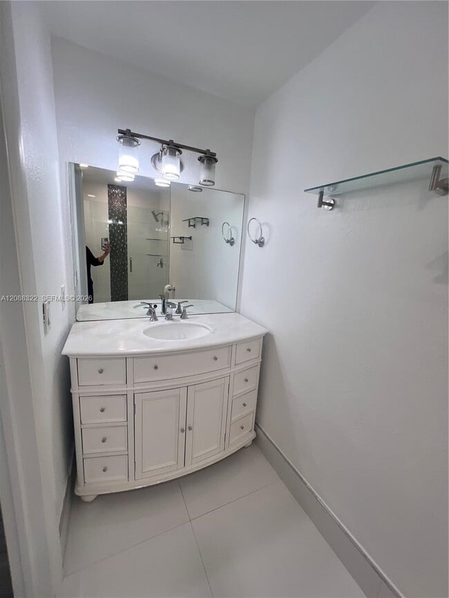 Building Photo - 1615 SW 137th Pl
