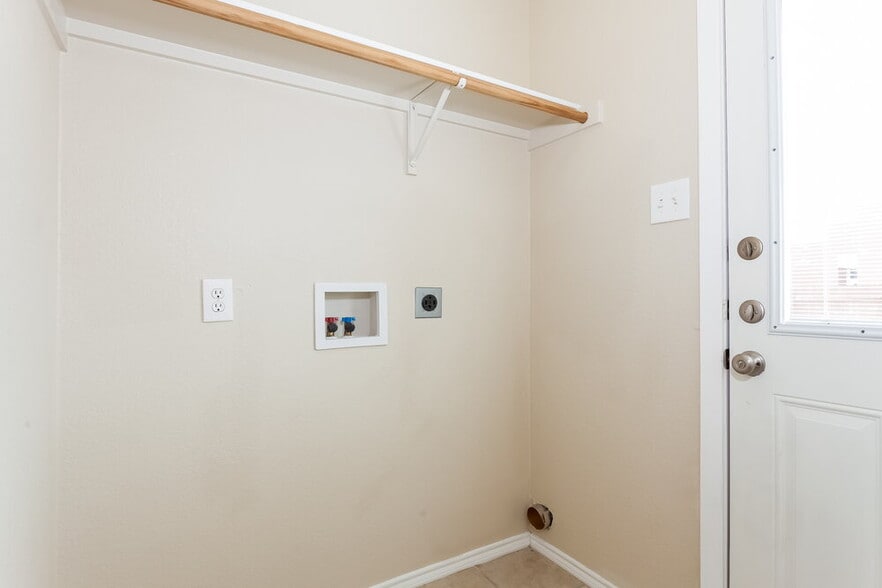 Building Photo - 1621 Whispering Cove Trail