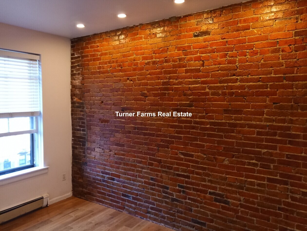 Building Photo - 204 Northampton St