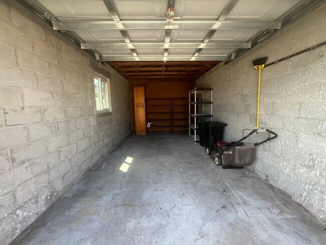 Building Photo - Fully Renovated 2 Bedroom 1.5 Bath Port Orange Home Available Now LEASING SPECIAL: HALF OFF 1 MON...