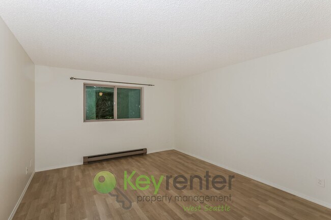 Building Photo - Stylish 2-Bed Condo with Pool & Clubhouse Access