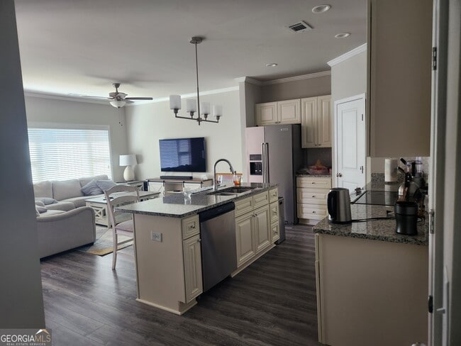 Building Photo - 302 Cashes Dr