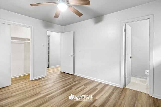 Building Photo - 403 Dogwood Ln