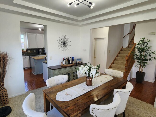 Building Photo - Kenosha 4 bedroom home
