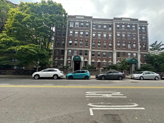 Primary Photo - 249 Chestnut Hill Ave