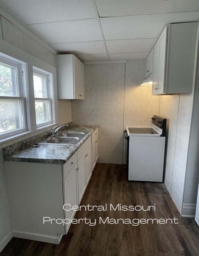 Building Photo - 200 E Gay St