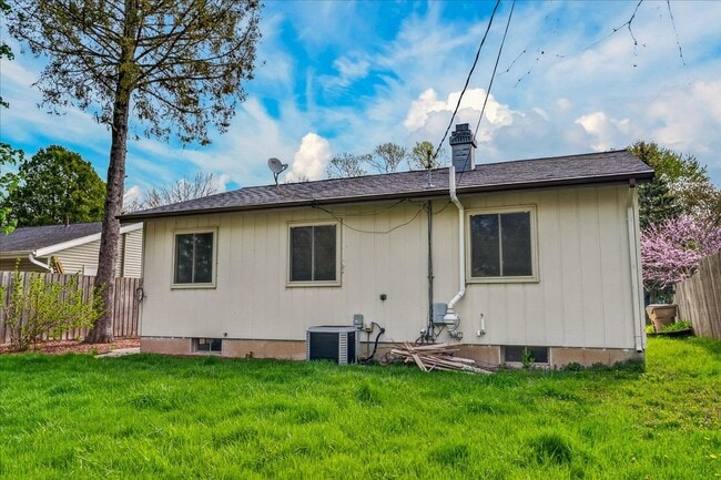 Building Photo - 1806 Golden Oak Ln