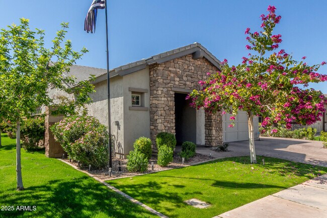 Building Photo - 3873 E Appaloosa Rd