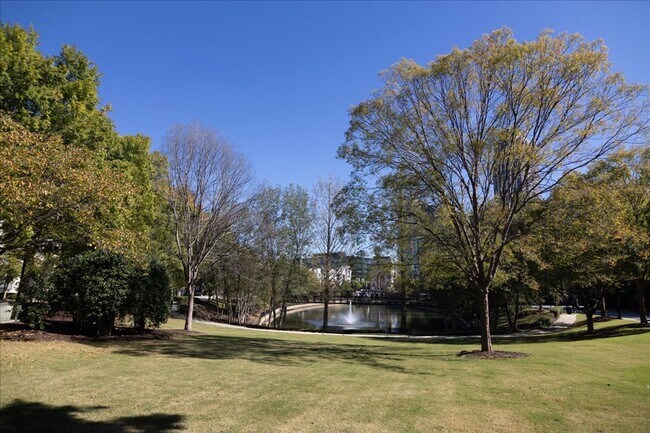 Building Photo - 2bd/2Ba Midtown Condo Perfect for Roommates w/ Pool and Gym!