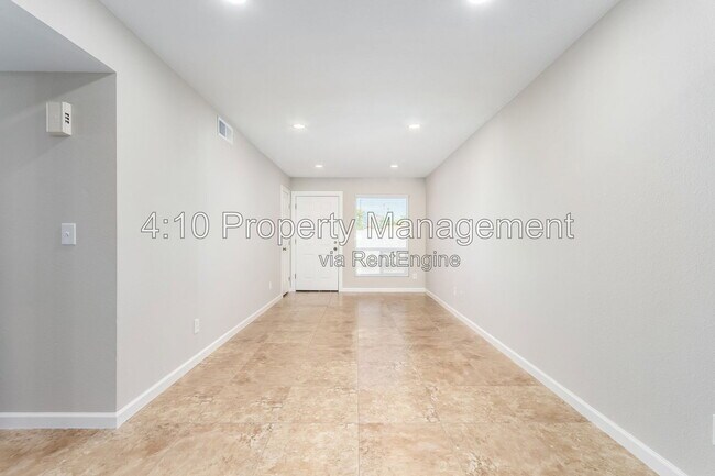 Building Photo - 103 S McKemy St