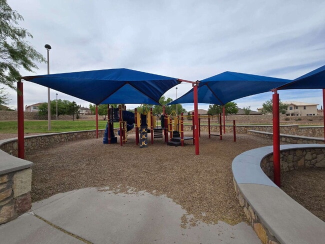 Building Photo - "Charming 4-Bed Oasis with 3 Full Baths on Twin Leaf Drive in El Paso, TX!"