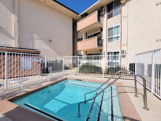 Building Photo - 5585 E Pacific Coast Hwy