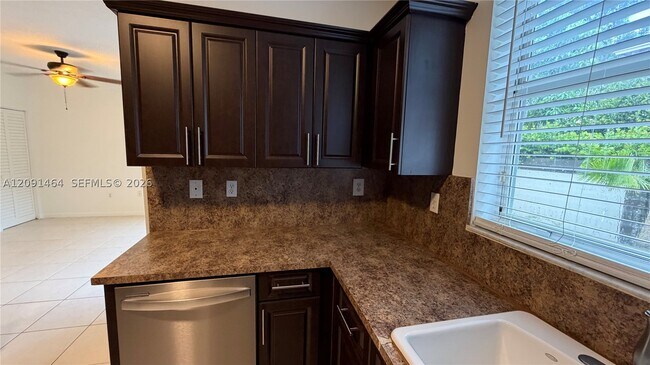 Building Photo - 200 Riverwalk Cir