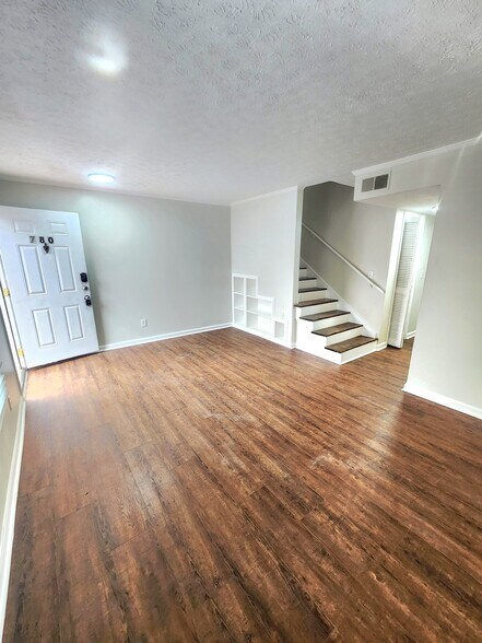 Building Photo - 780 Glynn Oaks Dr