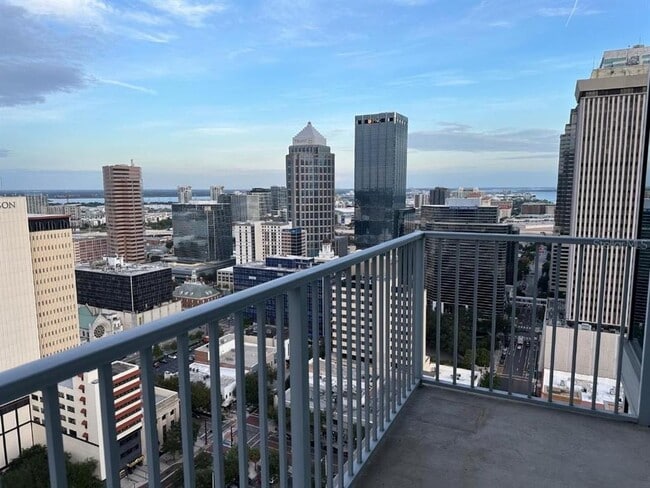 Building Photo - 777 N Ashley Dr