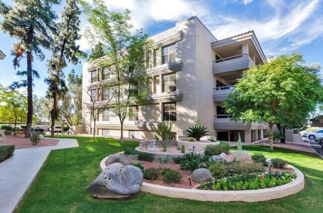 Building Photo - 5124 N 31st Pl