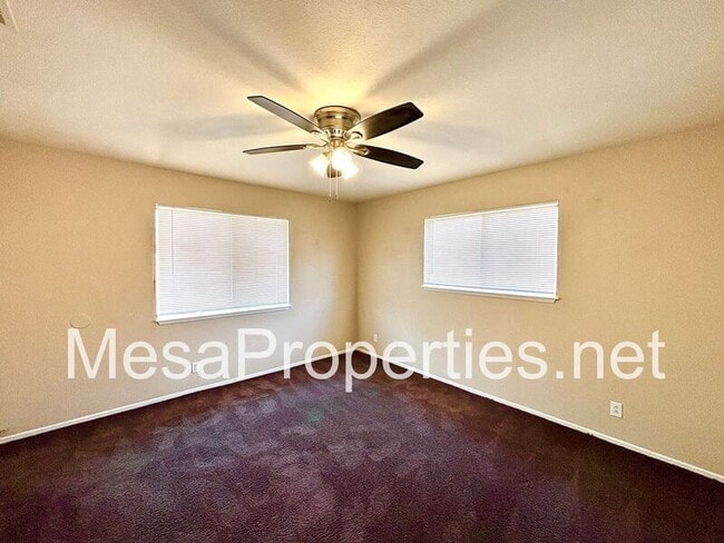 Building Photo - 8988 Grapefruit Ave