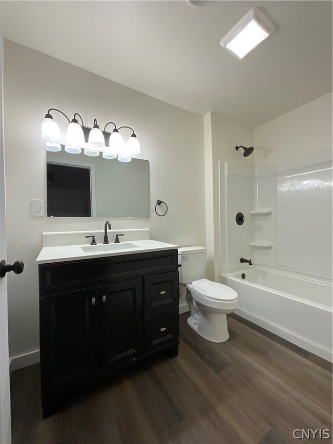 Building Photo - 32183 US-20