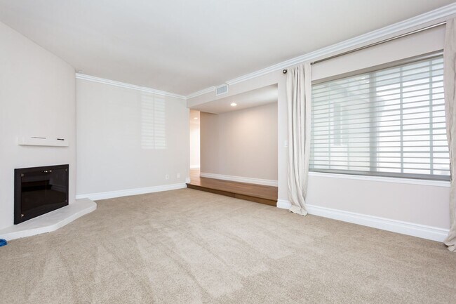 Building Photo - Spacious Entertainers Retreat in San Carlos!