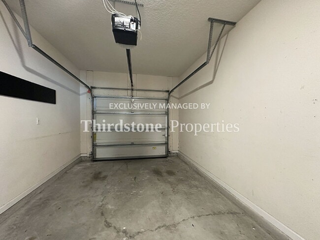 Building Photo - 6131 Bartram Village Dr