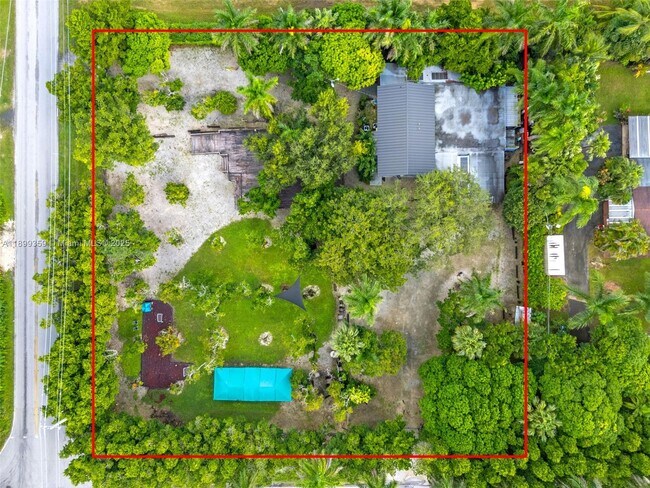 Building Photo - 23175 Naranja Rd