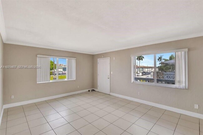 Building Photo - 898 NW 45th Ave