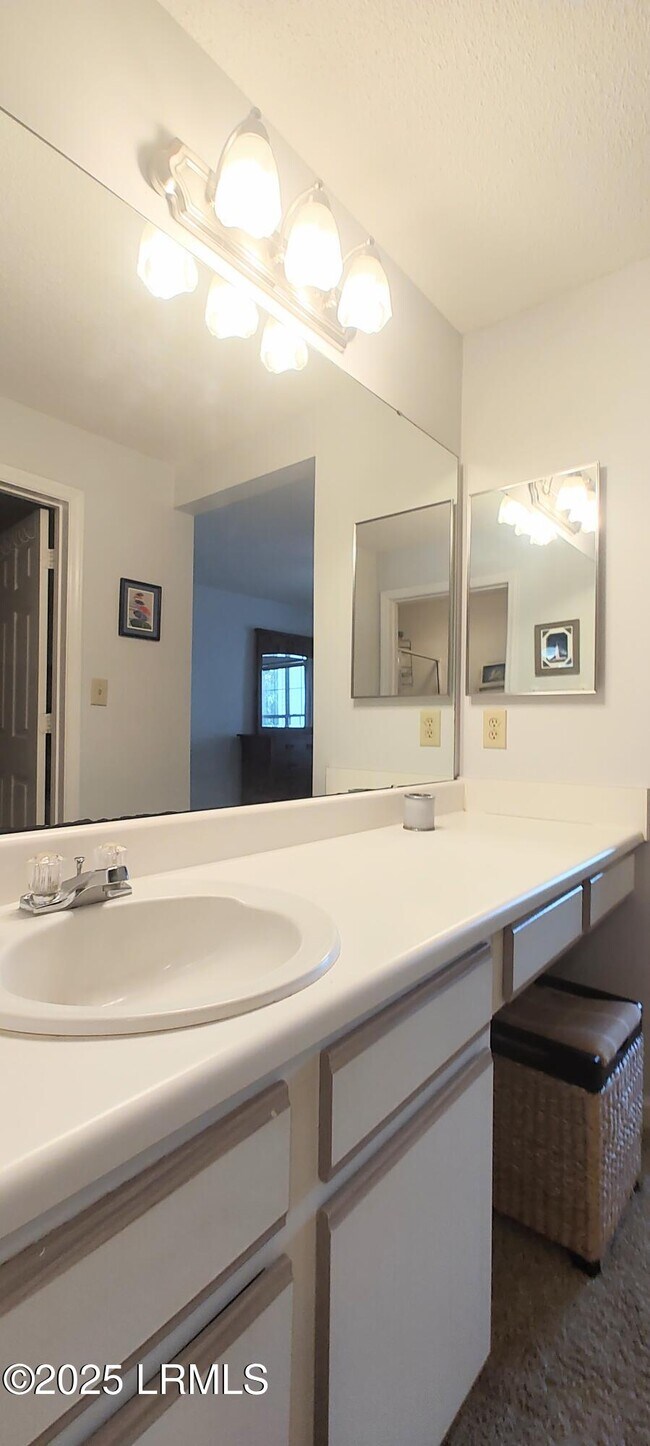 Building Photo - 1231 Ladys Island Dr