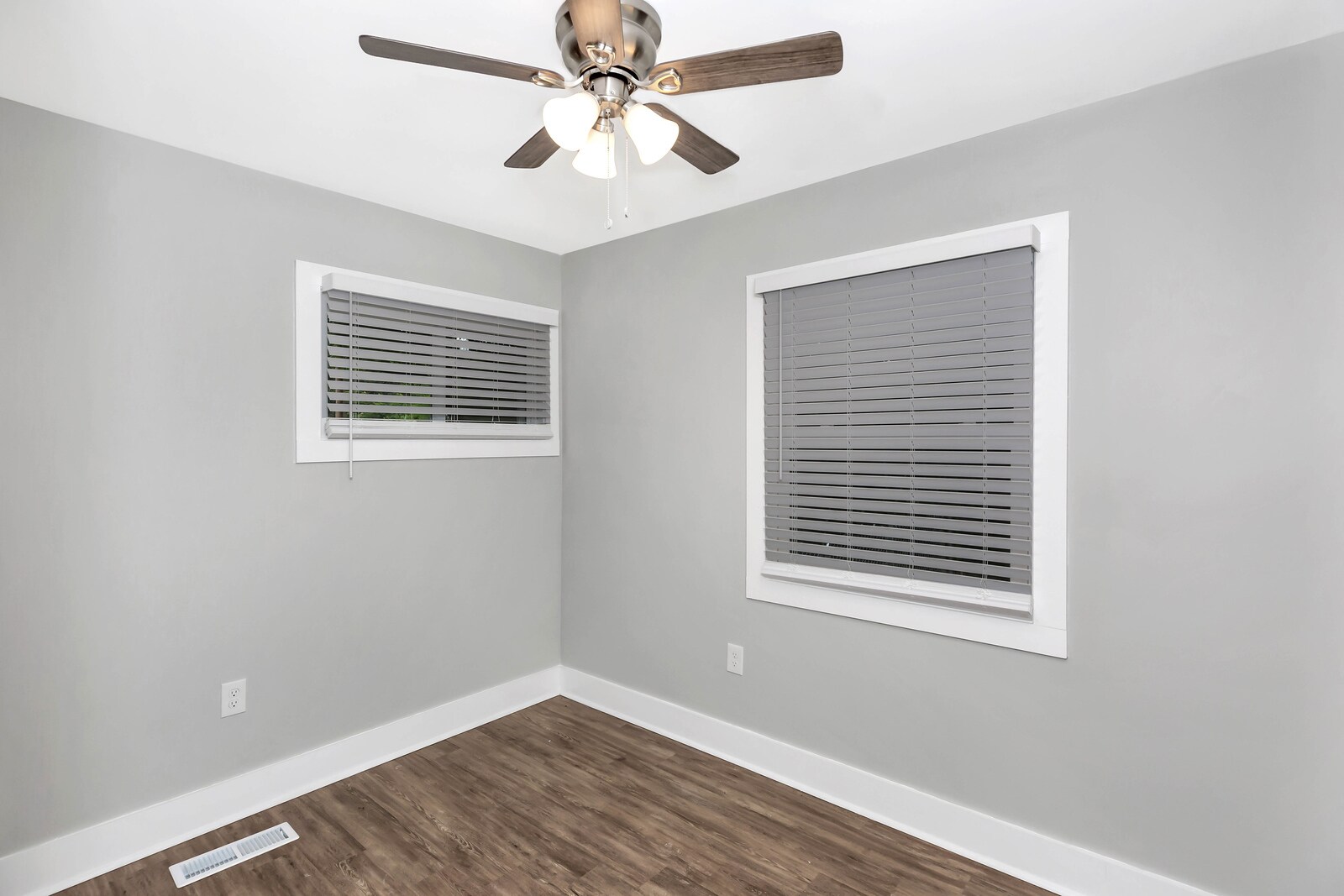 Building Photo - 3506 Oleander Rd SW