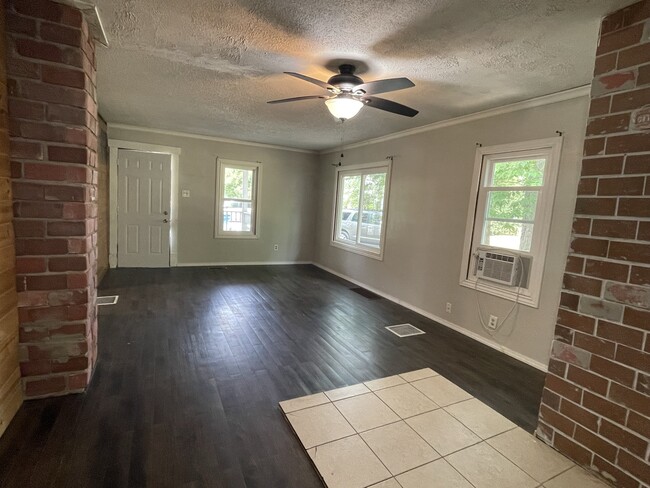 Building Photo - 7625 W William St