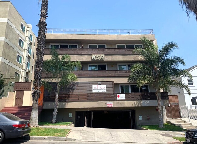 Primary Photo - Top Floor 2bed2bath Apartment in Koreatown