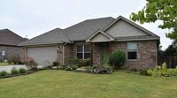 Building Photo - 2734 Ridgewood Rd