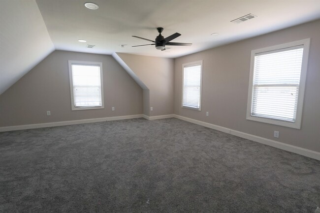 Building Photo - 36 Littleton Way