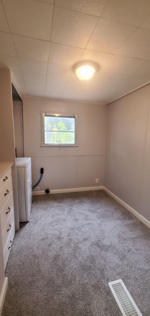 Building Photo - 1 Bedroom Mobile Home on 1 acre lot close to Tart Trail Leelanu Coutny