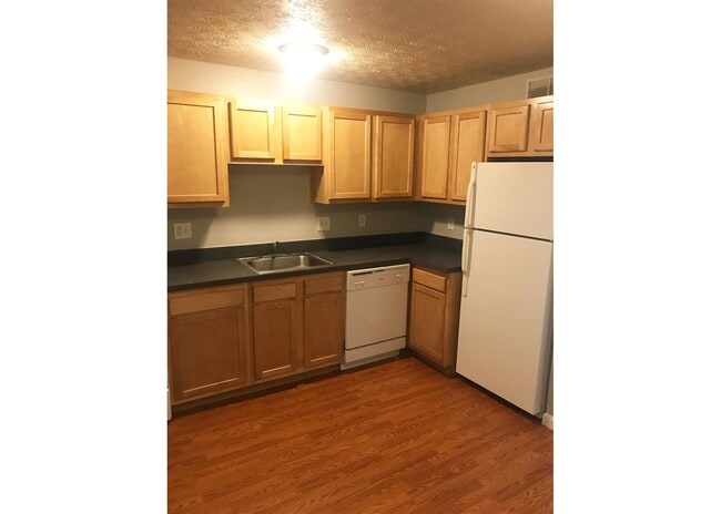 Building Photo - 525 Lowell Ave