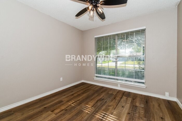 Building Photo - 108 Mapleridge Dr