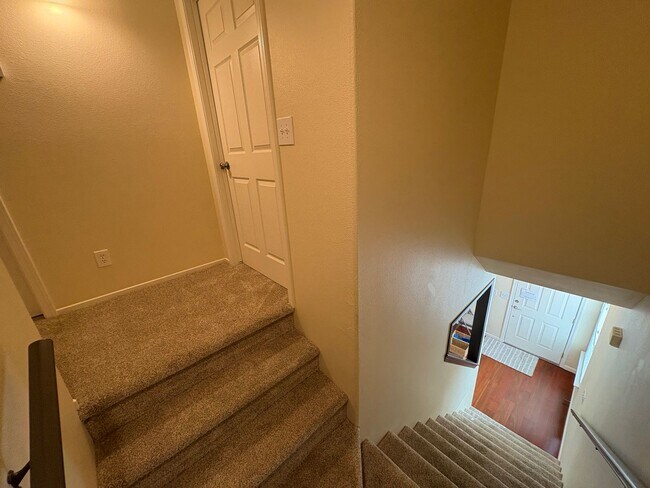 Building Photo - PRIVATE SHOWING ONLY! Immaculate 2 Story Home for Rent in Exeter!