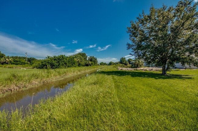 Building Photo - 6011 Joplin Ave