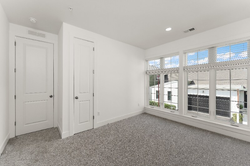 Building Photo - 119 Founders St