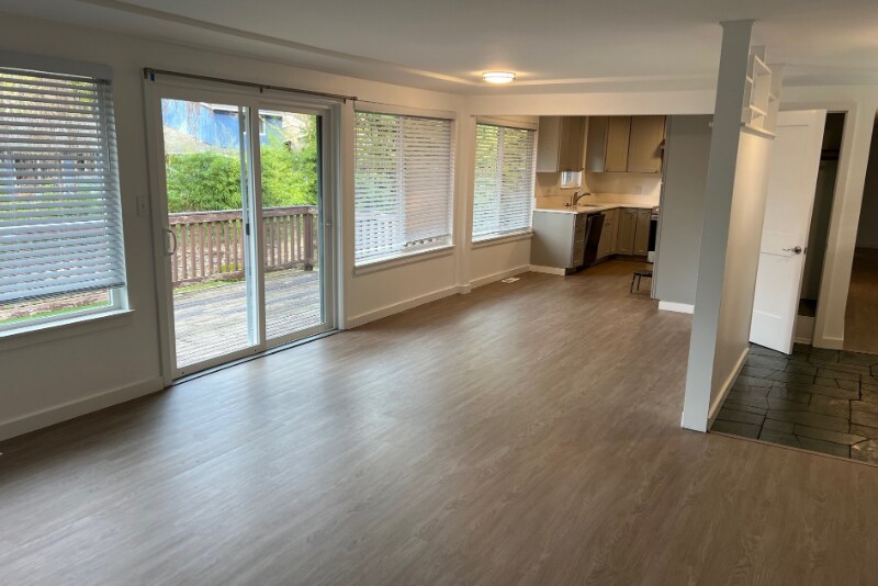 Building Photo - 8230 SE 72nd St