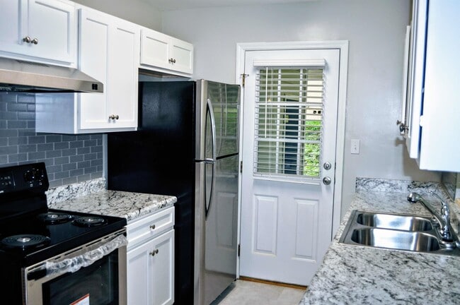 Building Photo - 2301 Dozier Dr