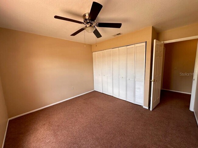 Building Photo - 350 Buttonwood Dr