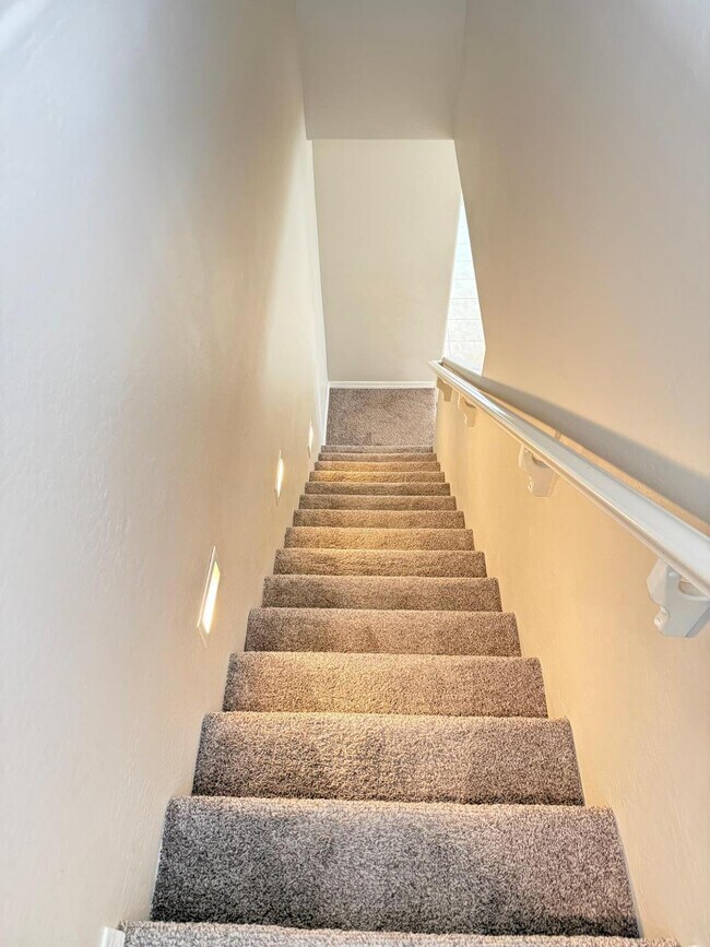 Building Photo - 14220 W Buckskin Trl