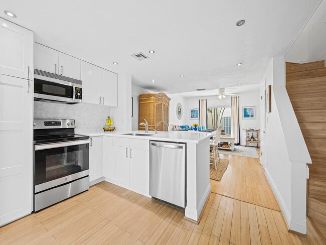 Building Photo - 1989 NE 15th Ave