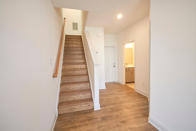 Building Photo - 13868 Randolph Pond Ln